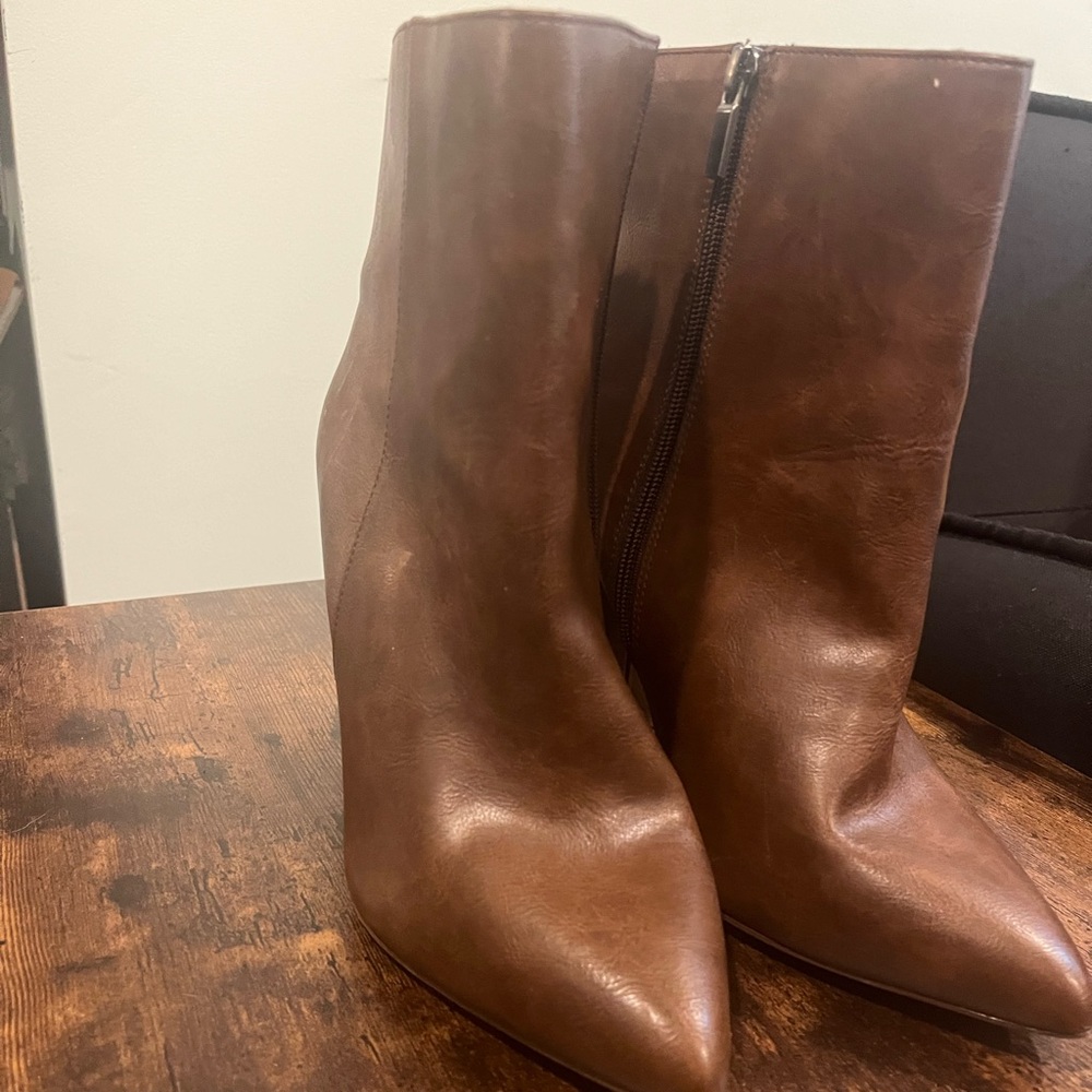 Dark brown ankle boots- size 9.5 👢